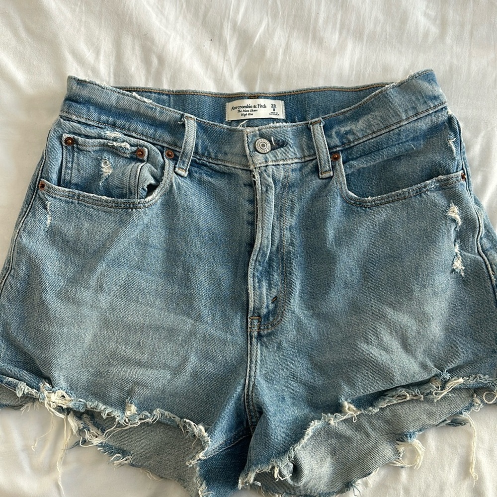 The curve love high rise mom short, size 29